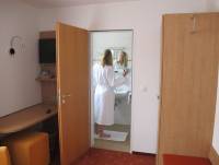 Einzelzimmer in Bad Krozingen mit Klimaanlage und Fussbodenheizung
